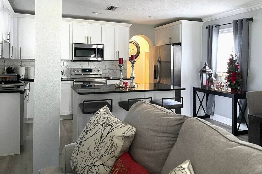 Photo of Kitchen in Carver City - Lincoln Gardens