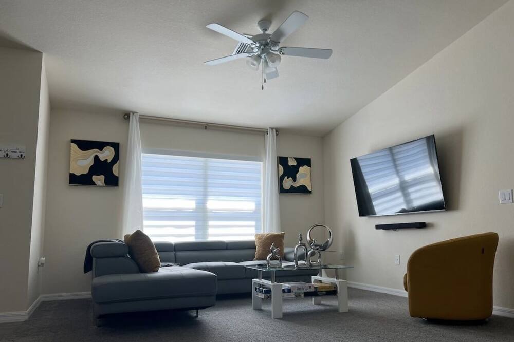Photo of Livingroom in Moore Haven
