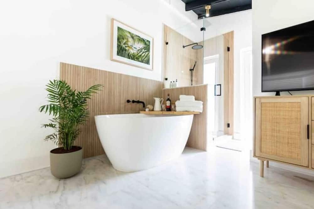 Photo of Bathroom in Biscayne Park