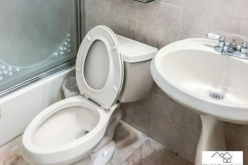 Photo of Bathroom in Tamiami