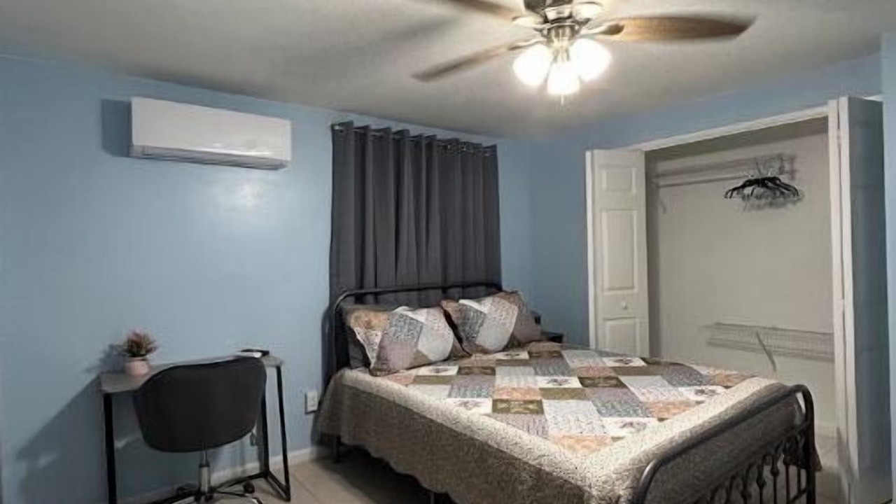 Photo of Bedroom in Palm River-Clair Mel