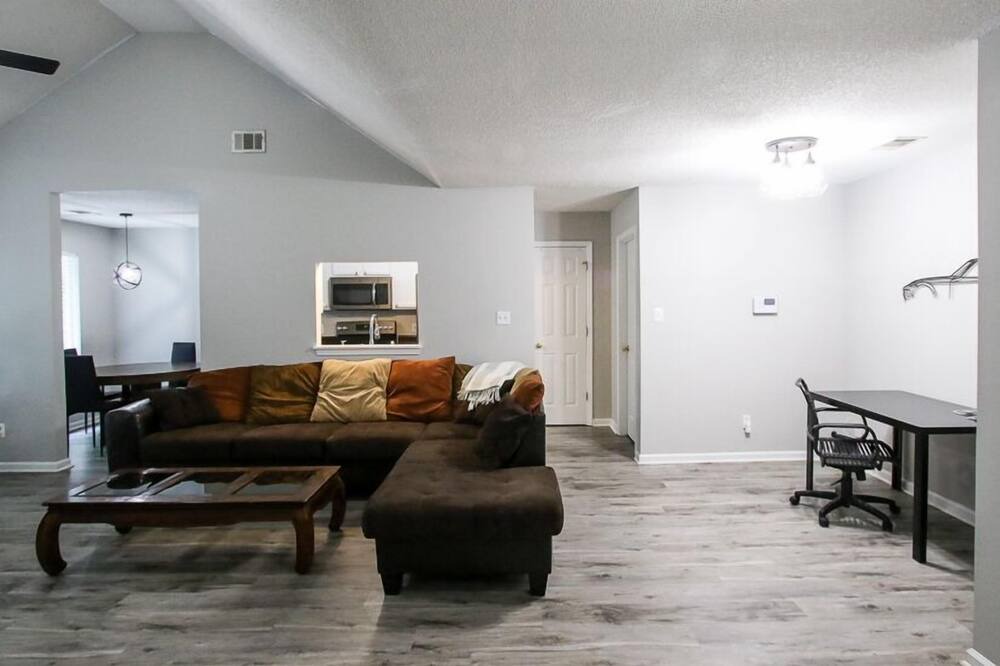 Photo of Bedroom in Pooler