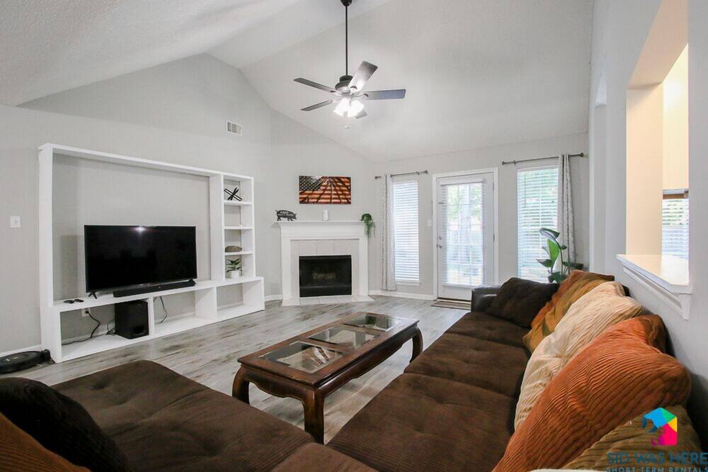 Photo of Livingroom in Pooler