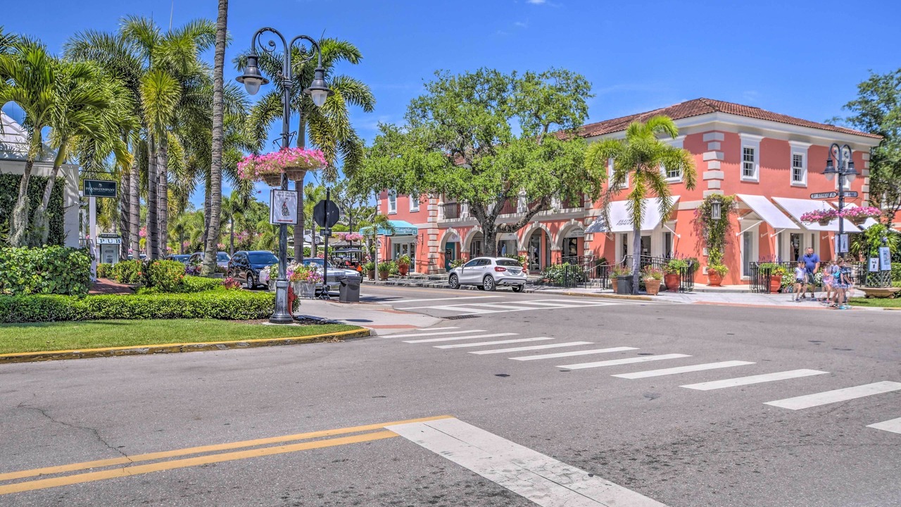 Photo of Others in Old Naples