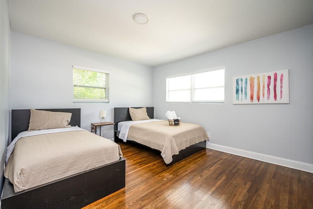 Photo of Bedroom in Candler-McAfee