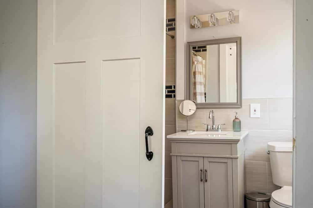 Photo of Bathroom in Candler-McAfee