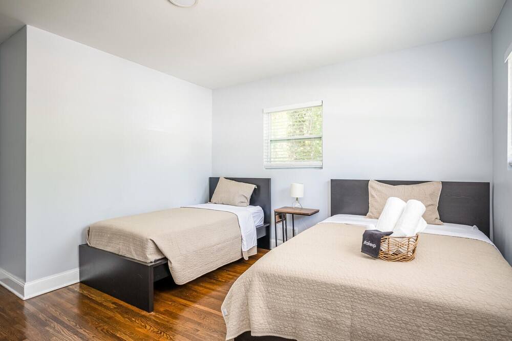 Photo of Bedroom in Candler-McAfee