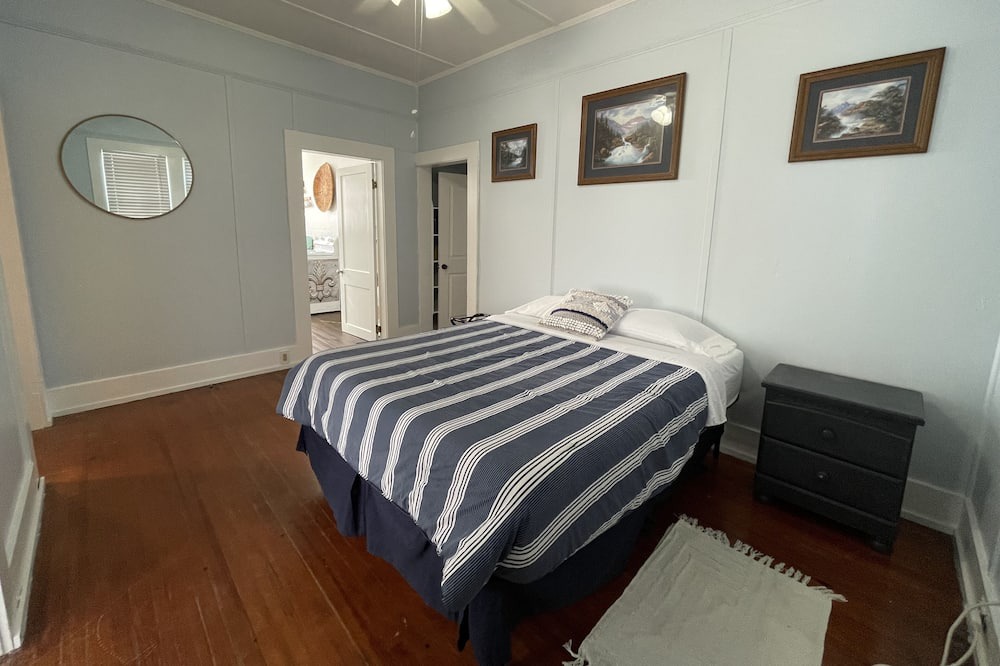 Photo of Bedroom in High Springs