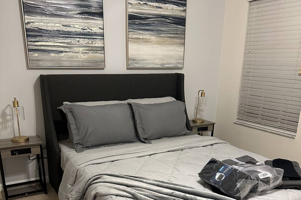 Photo of Bedroom in Port Tampa City