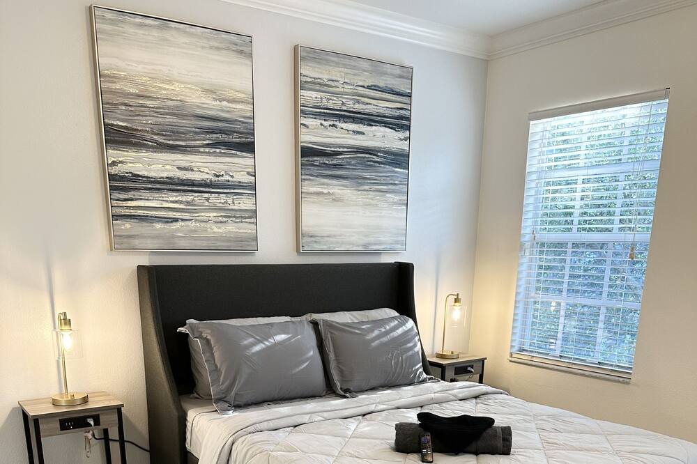 Photo of Bedroom in Port Tampa City