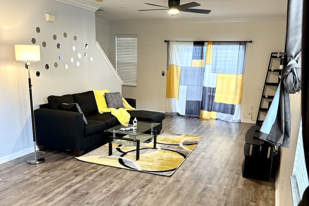 Photo of Bedroom in Port Tampa City
