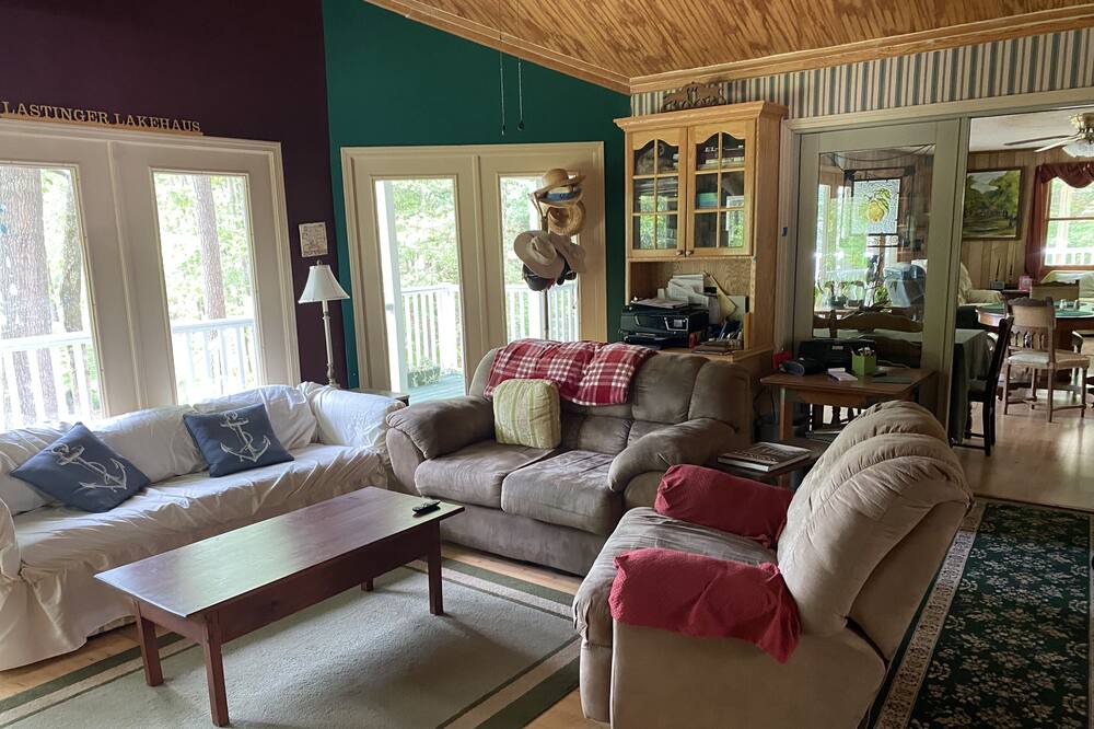 Photo of Livingroom in Milledgeville