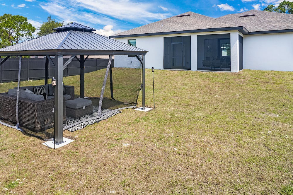 Photo of Outdoor in Sunshine