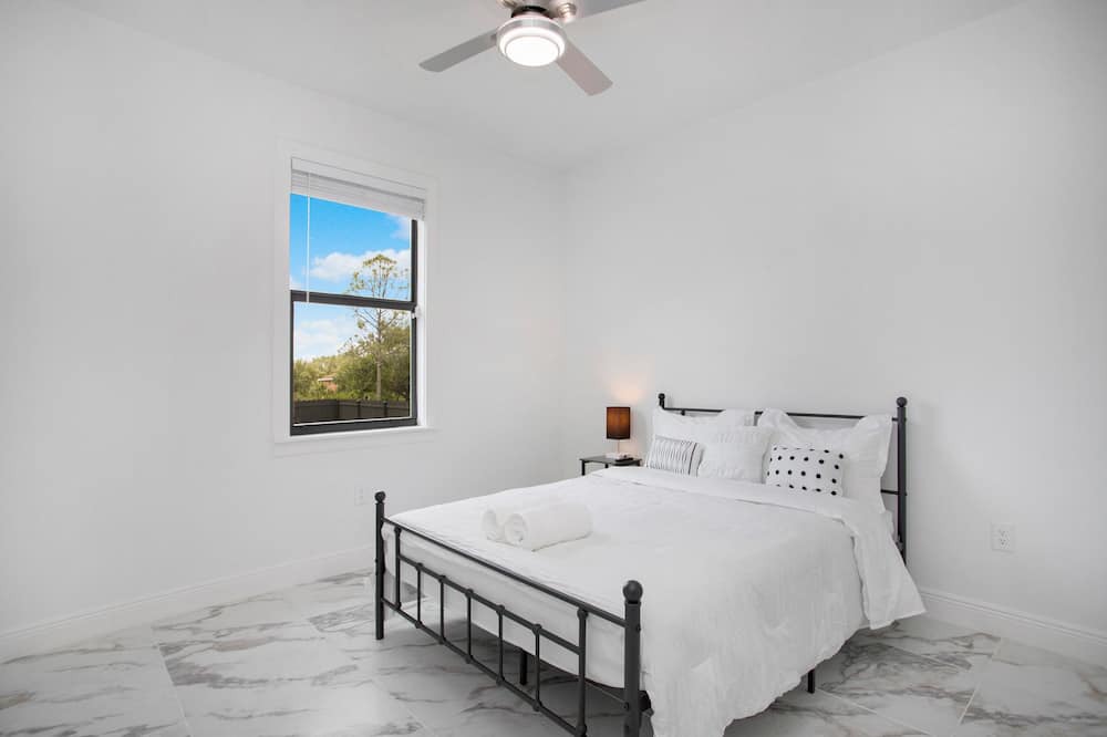 Photo of Bedroom in Sunshine