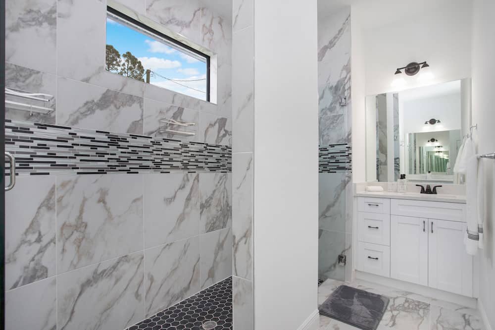 Photo of Bathroom in Sunshine