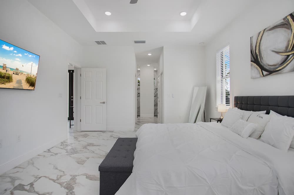 Photo of Bedroom in Sunshine