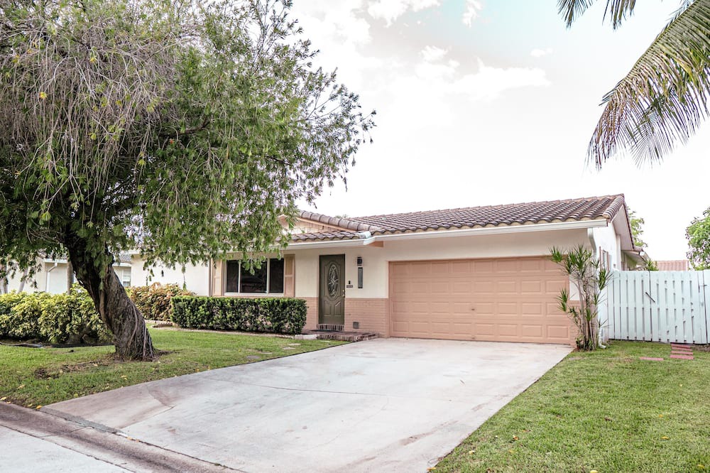 Photo of Outdoor in Coral Springs