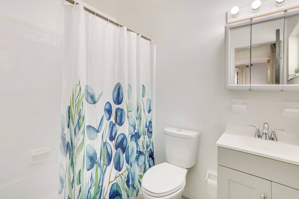 Photo of Bathroom in Greenacres