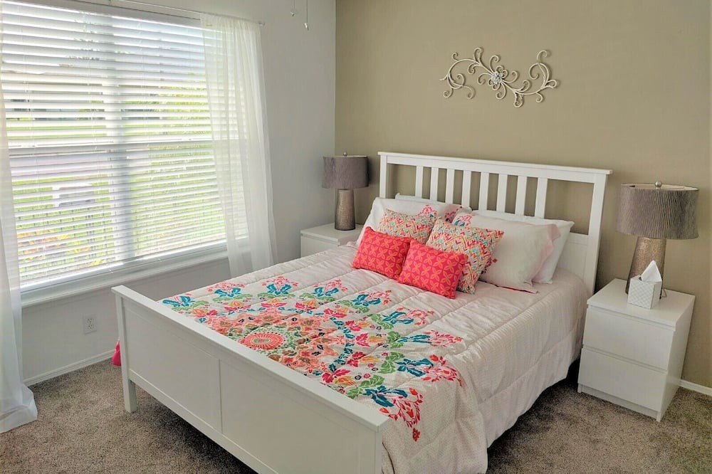 Photo of Bedroom in Tavares