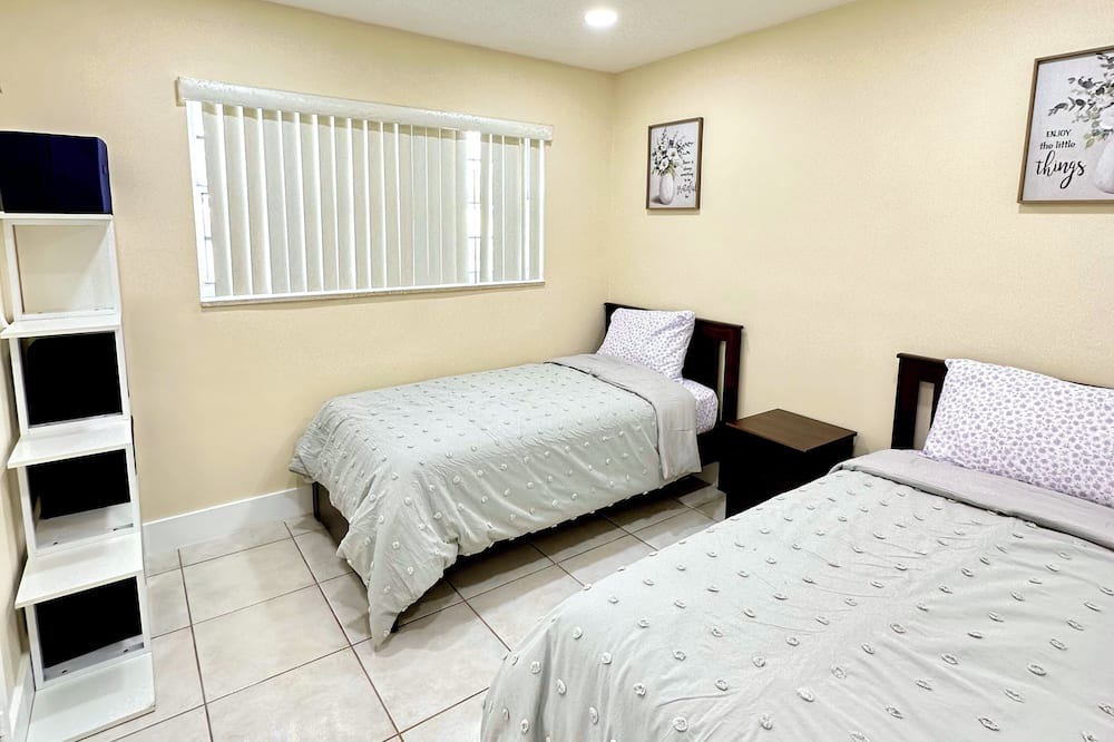 Photo of Bedroom in Sunset
