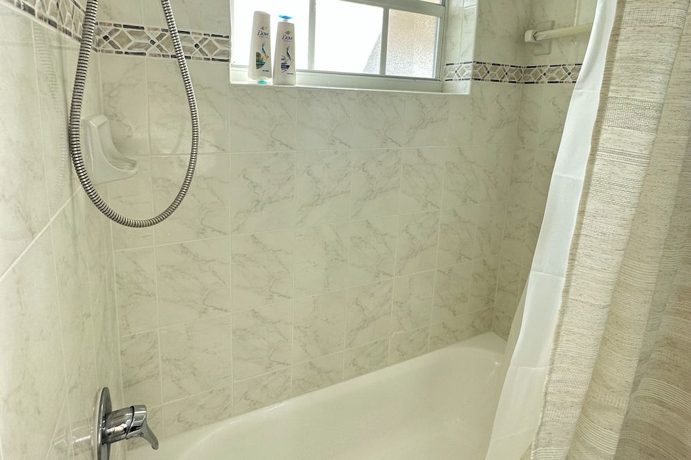 Photo of Bathroom in Sunset