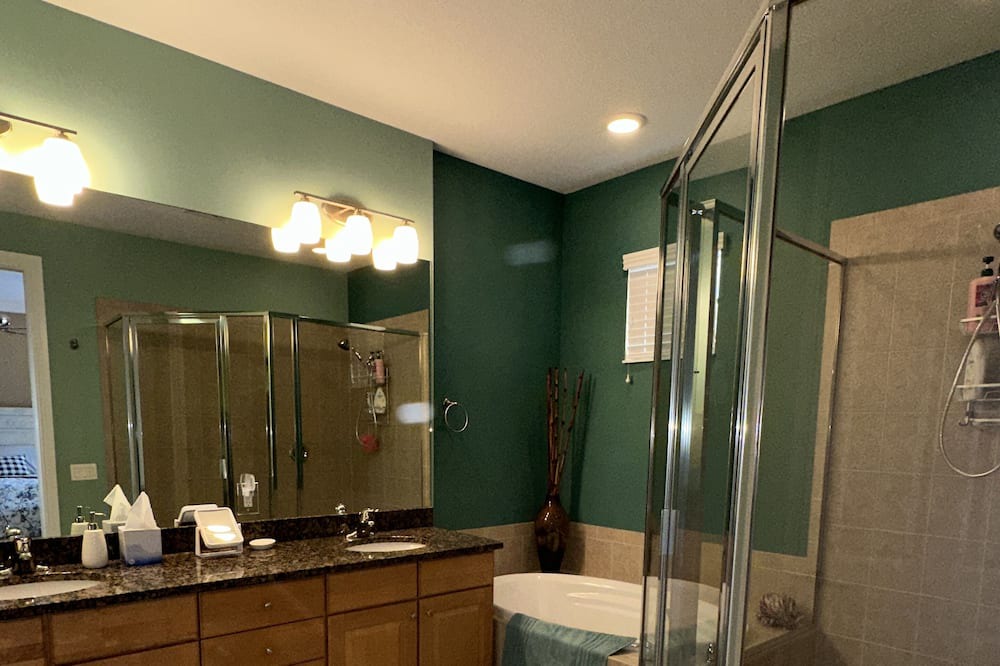 Photo of Bathroom in Ole