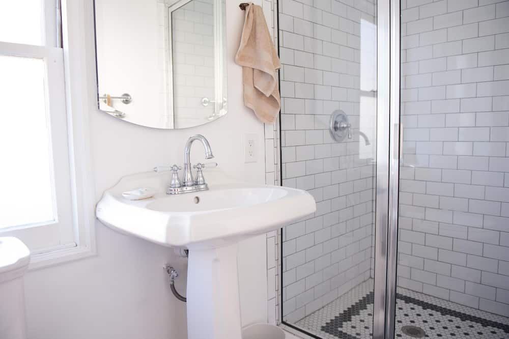 Photo of Bathroom in College Park