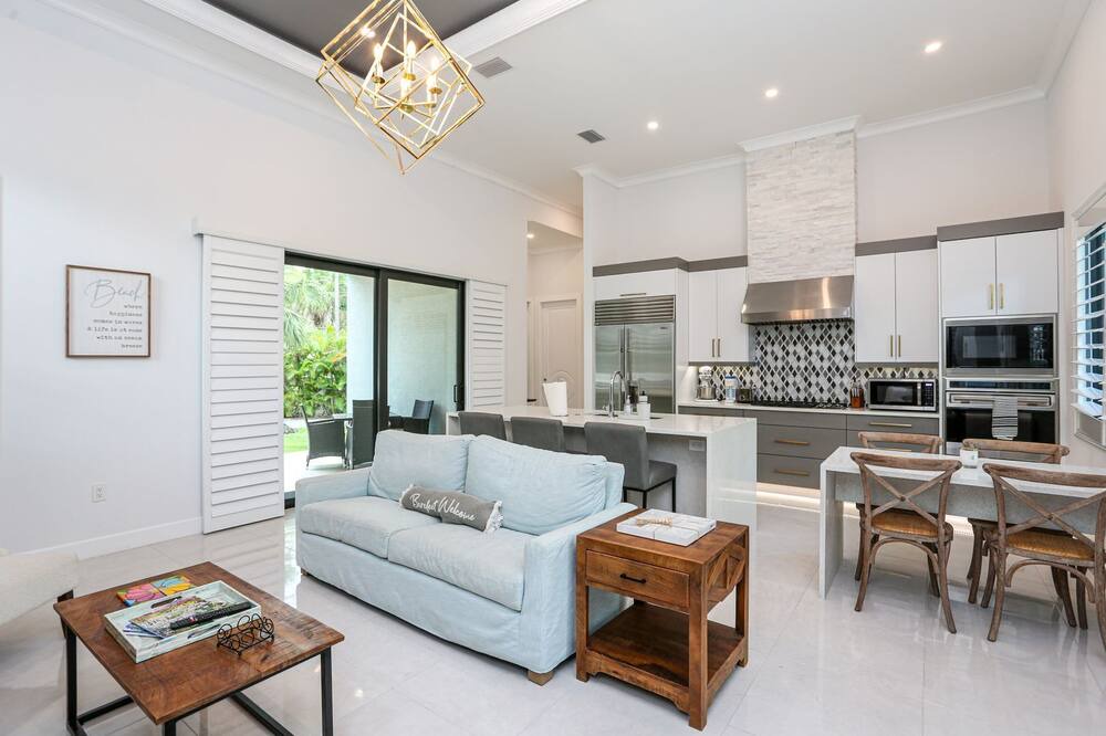Photo of Livingroom in Naples