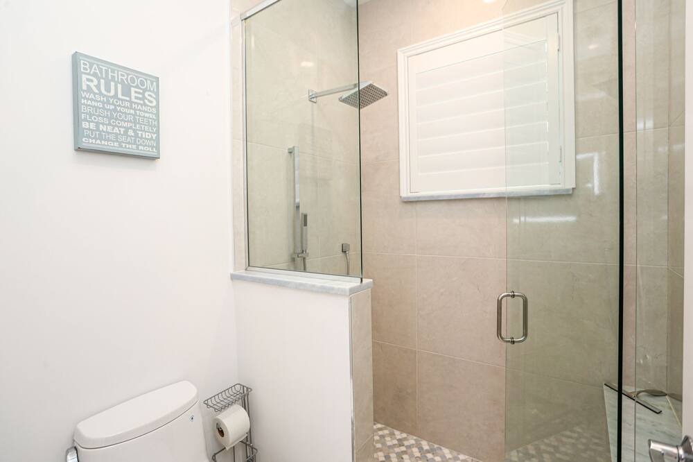 Photo of Bathroom in Naples
