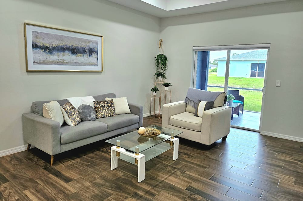 Photo of Livingroom in Westminister