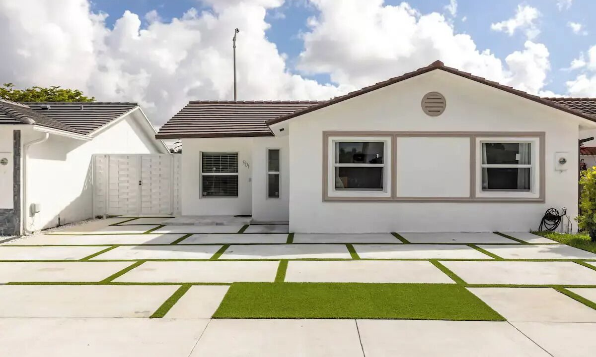 Photo of Outdoor in Tamiami