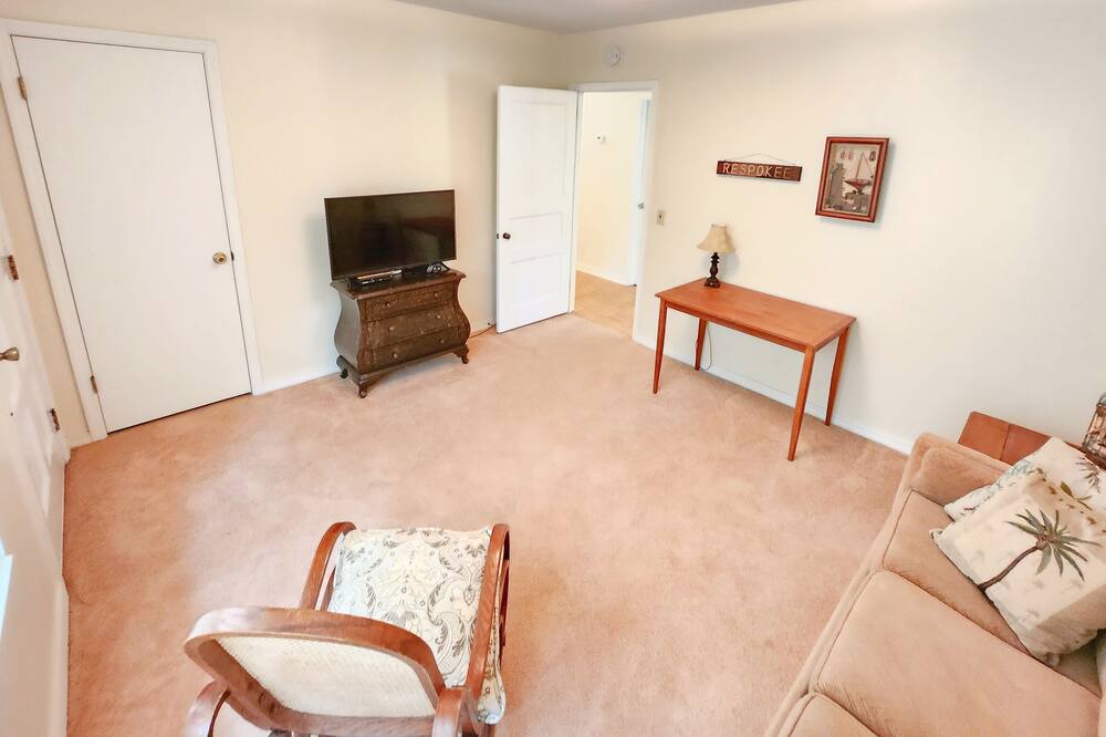 Photo of Livingroom in Eastpoint