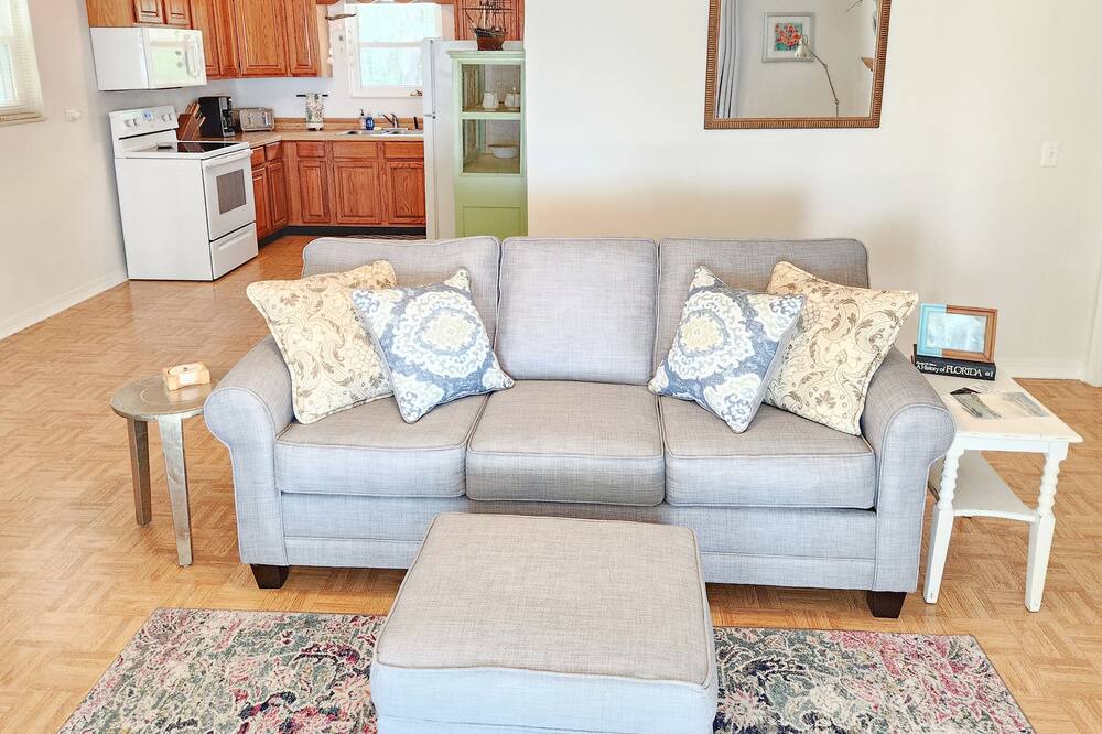 Photo of Livingroom in Eastpoint