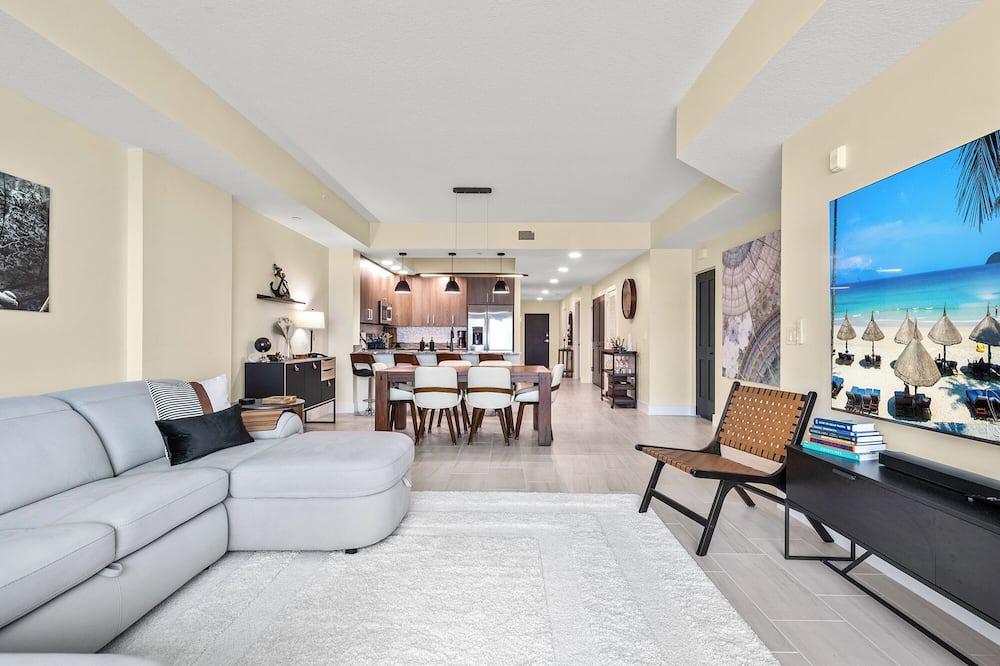 Photo of Livingroom in Island Estate