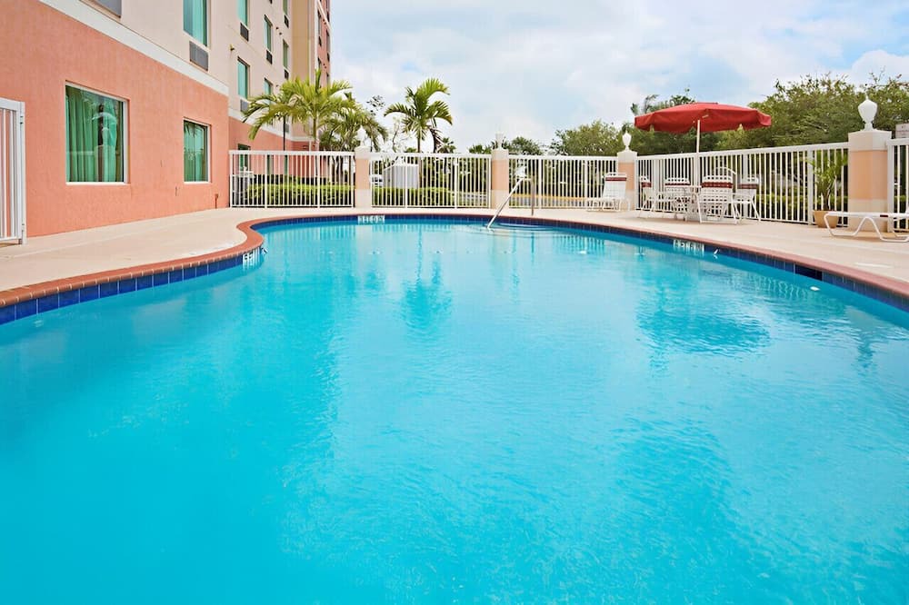 Photo of Outdoor in Pembroke Pines