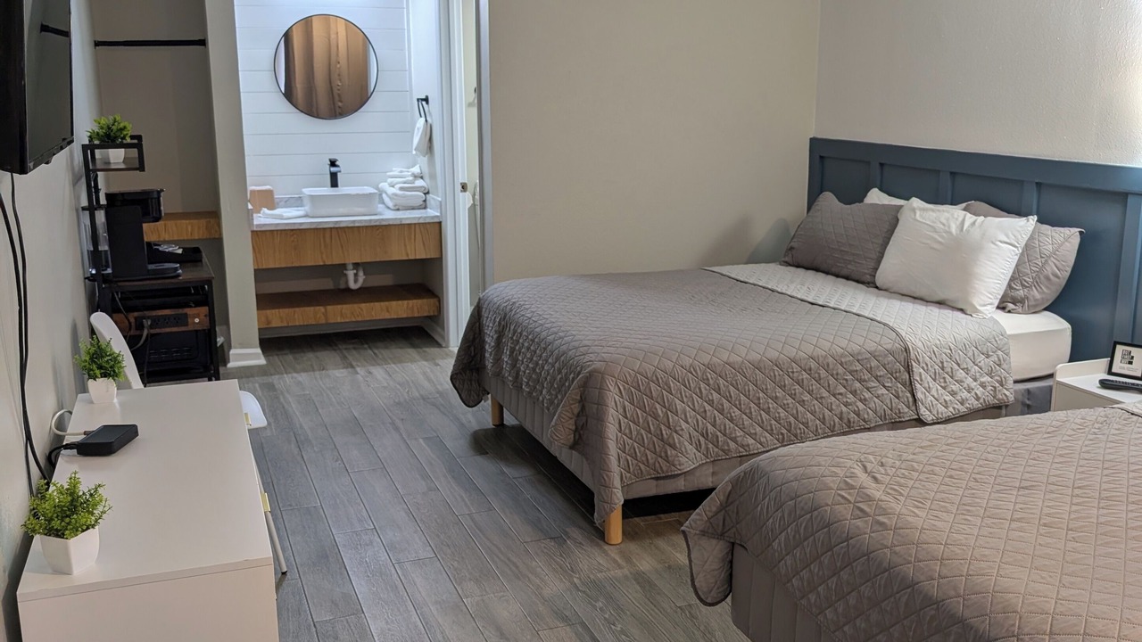 Photo of Bedroom in Lake City