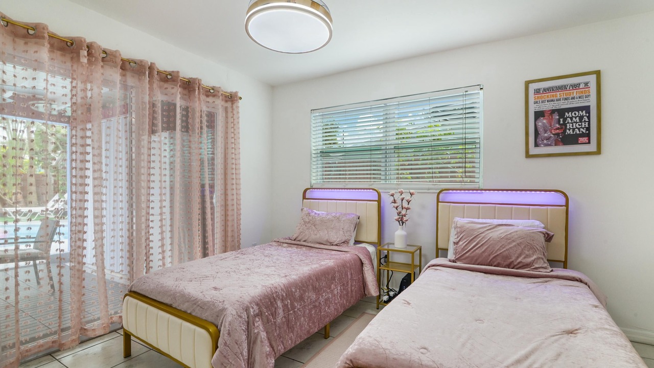 Photo of Bedroom in Sunset