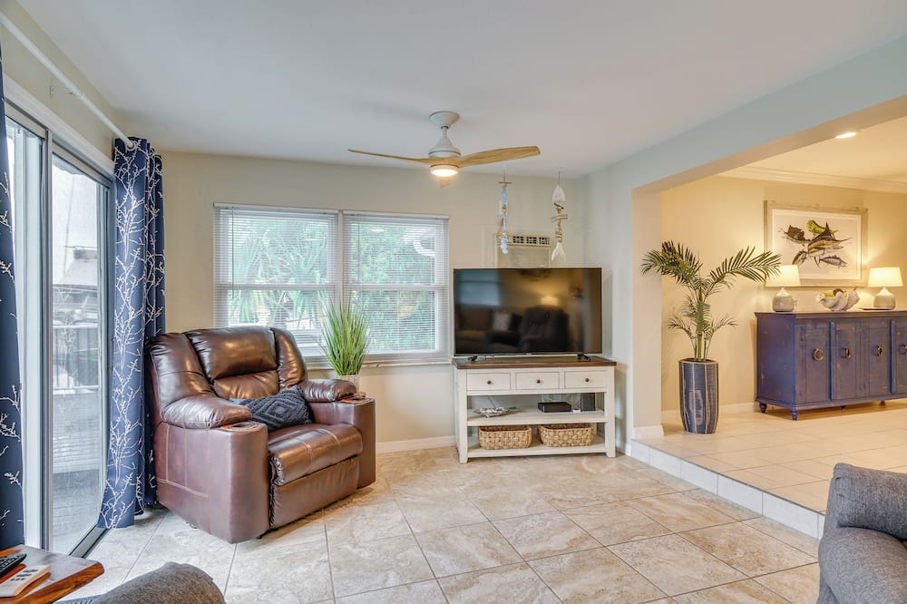 Photo of Livingroom in Matlacha Isles