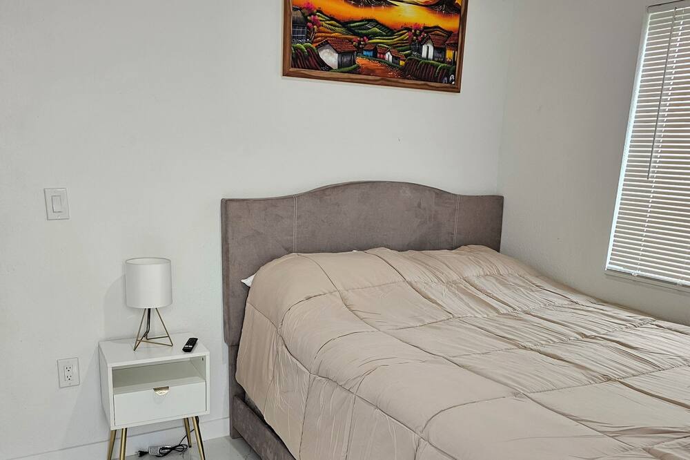 Photo of Bedroom in Gladeview