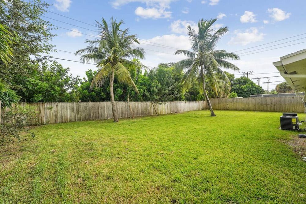 Photo of Others in Tropic Palms