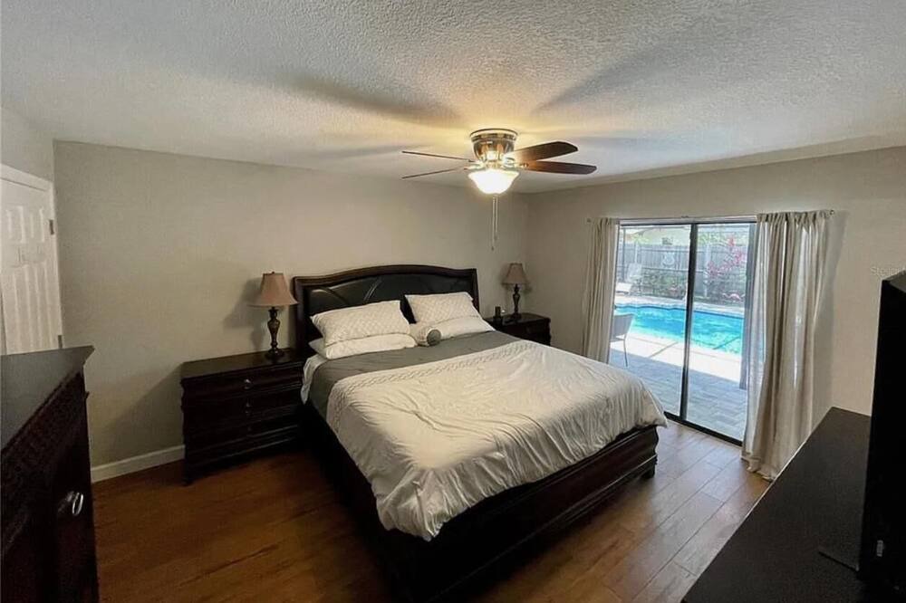 Photo of Bedroom in Country Oaks