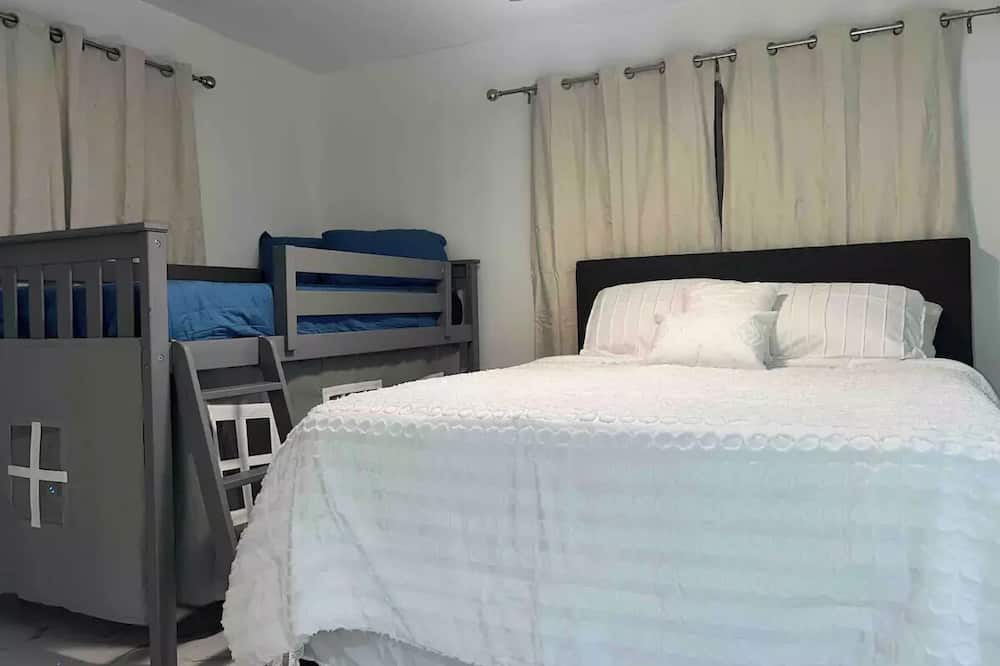 Photo of Bedroom in North Lauderdale