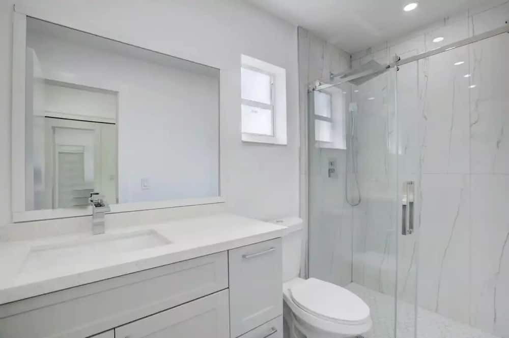 Photo of Bathroom in North Lauderdale