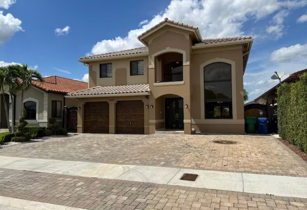 Photo of Outdoor in Tamiami