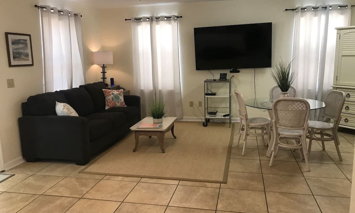 Photo of Livingroom in Carrabelle