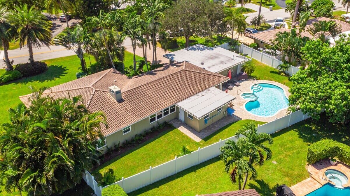 Photo of Outdoor in Santa Barbara Estates