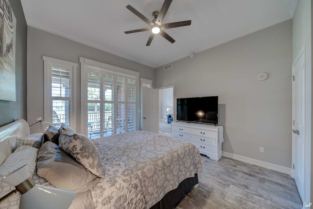 Photo of Bedroom in Upper Grand Lagoon