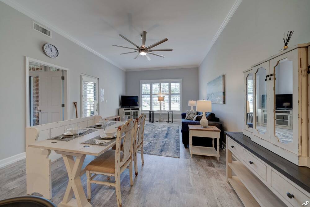 Photo of Livingroom in Upper Grand Lagoon