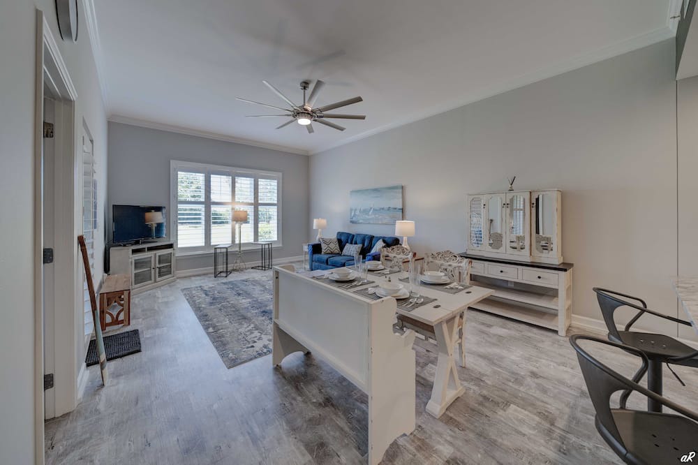 Photo of Livingroom in Upper Grand Lagoon