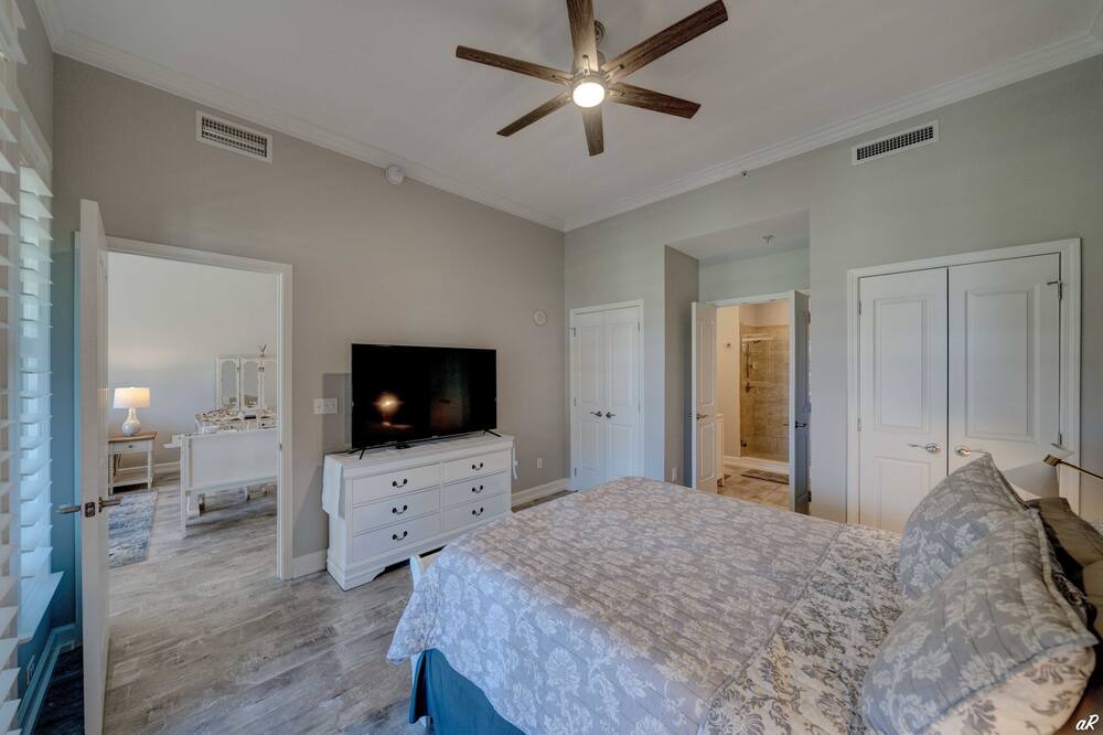 Photo of Bedroom in Upper Grand Lagoon